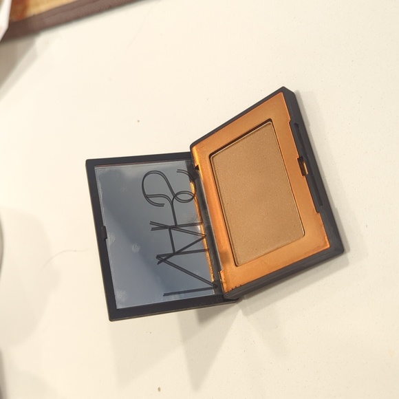 Brand New Nars mini Bronzing Powder in Laguna - Picture 2 of 3